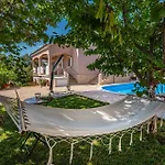 Prázdninový dům Three-bedroom In Murvica