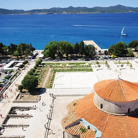 Gorgeous In Ζαντάρ