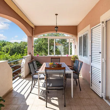 Three-bedroom In Holiday home